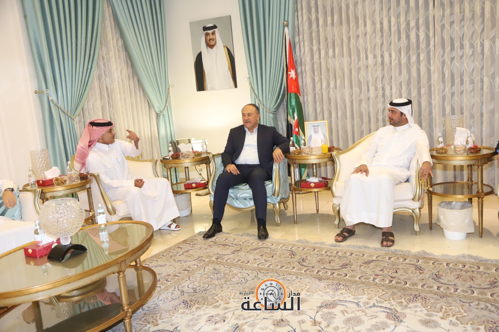 Madar Al-Saa Images 0.9332520301926205