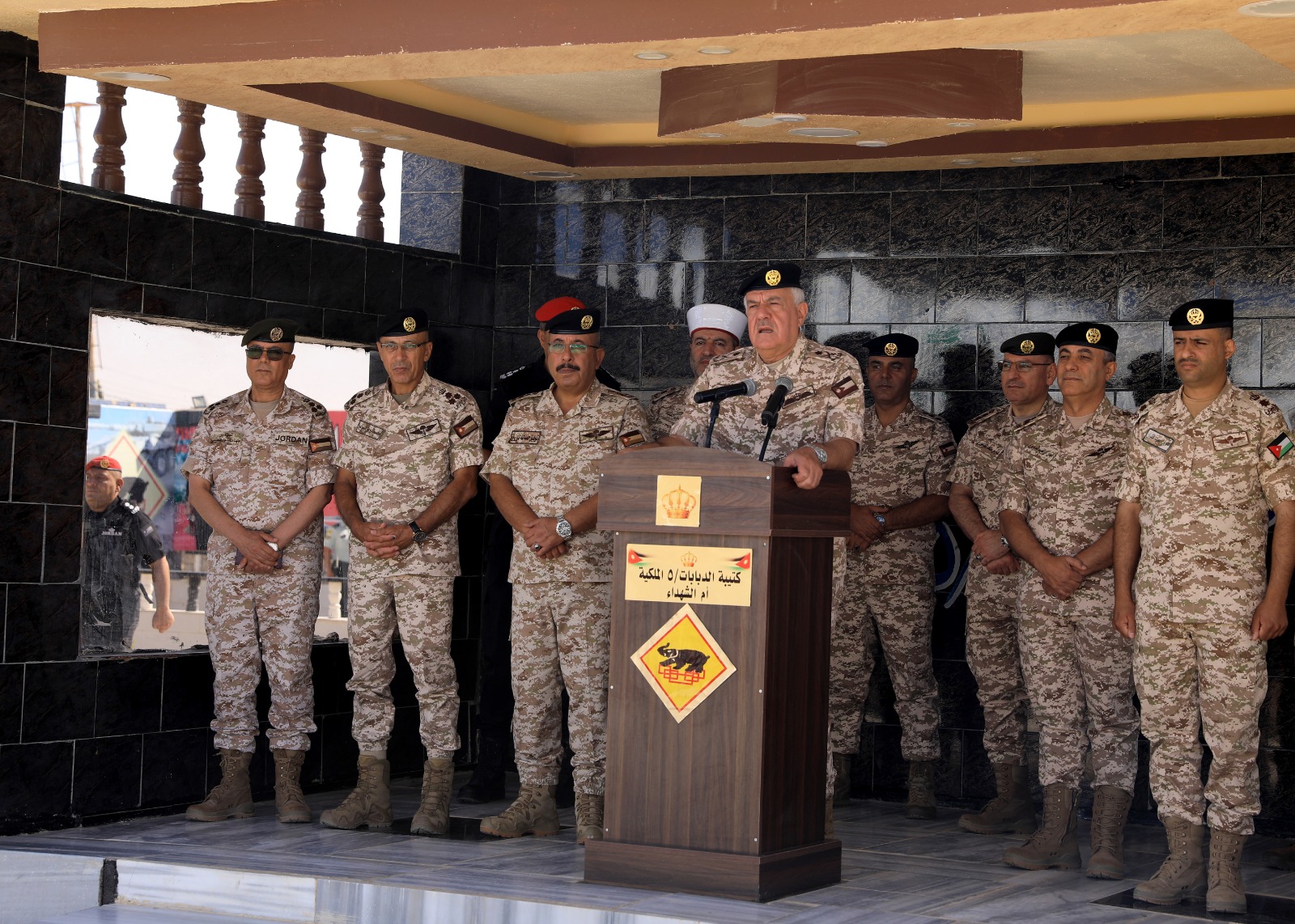 Madar Al-Saa Images 0.703162543381906