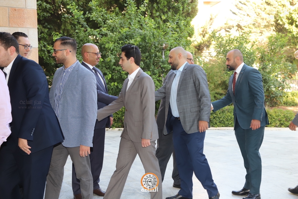 Madar Al-Saa Images 0.6612540389803097