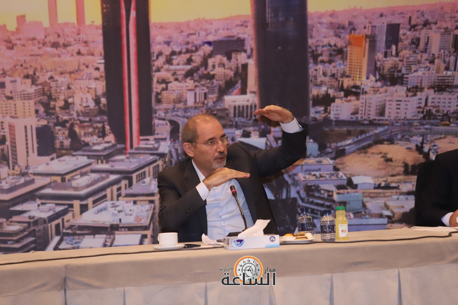 Madar Al-Saa Images 0.42959975519287186