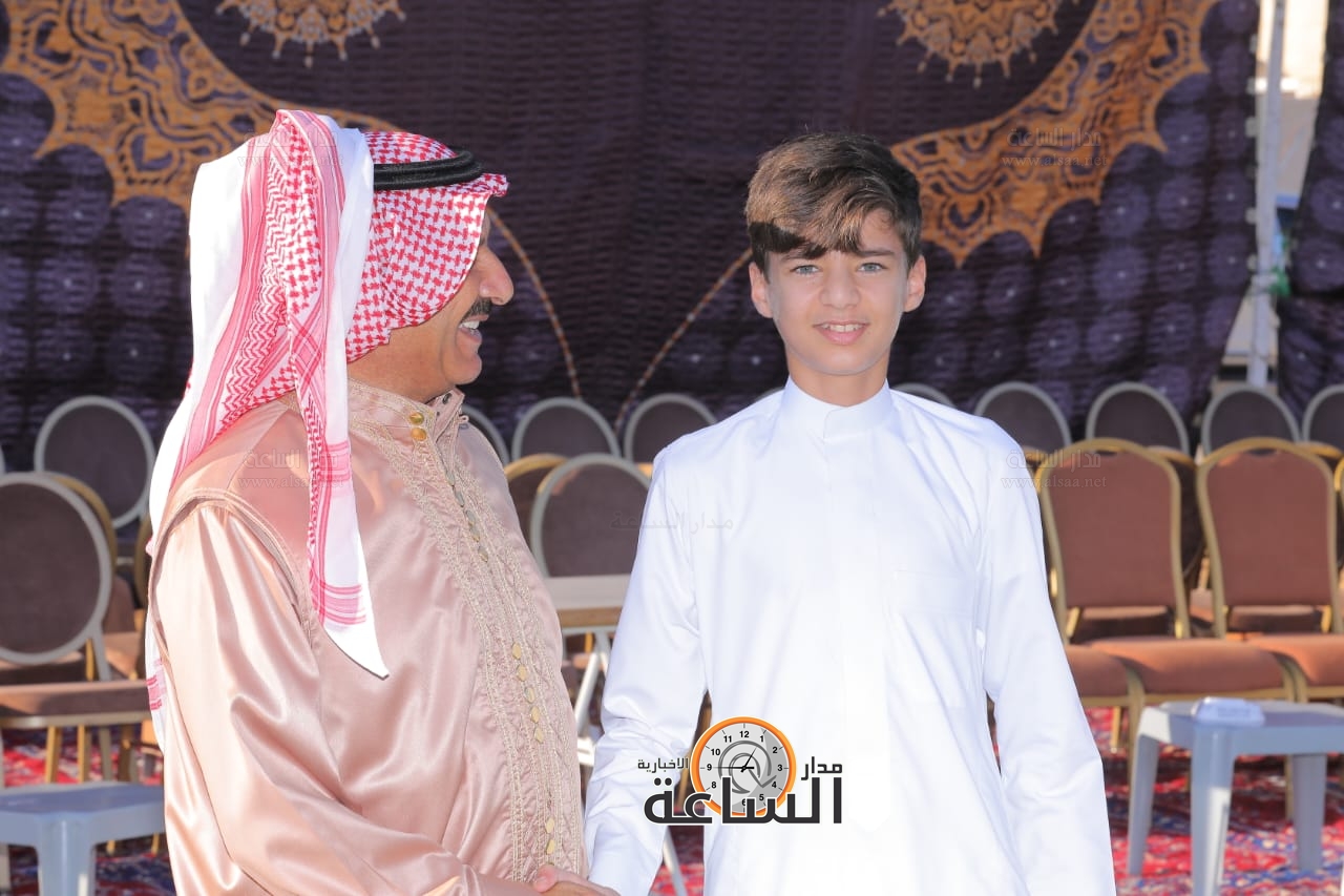 Madar Al-Saa Images 0.8902356660975936