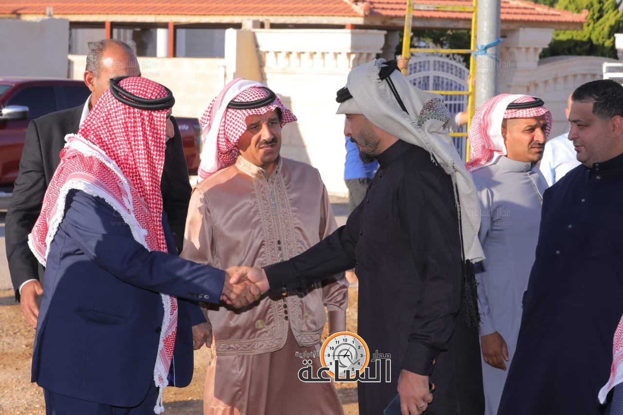 Madar Al-Saa Images 0.8005876317009