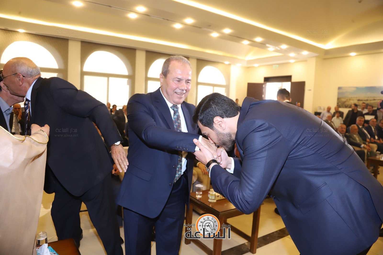 Madar Al-Saa Images 0.39885040800689897