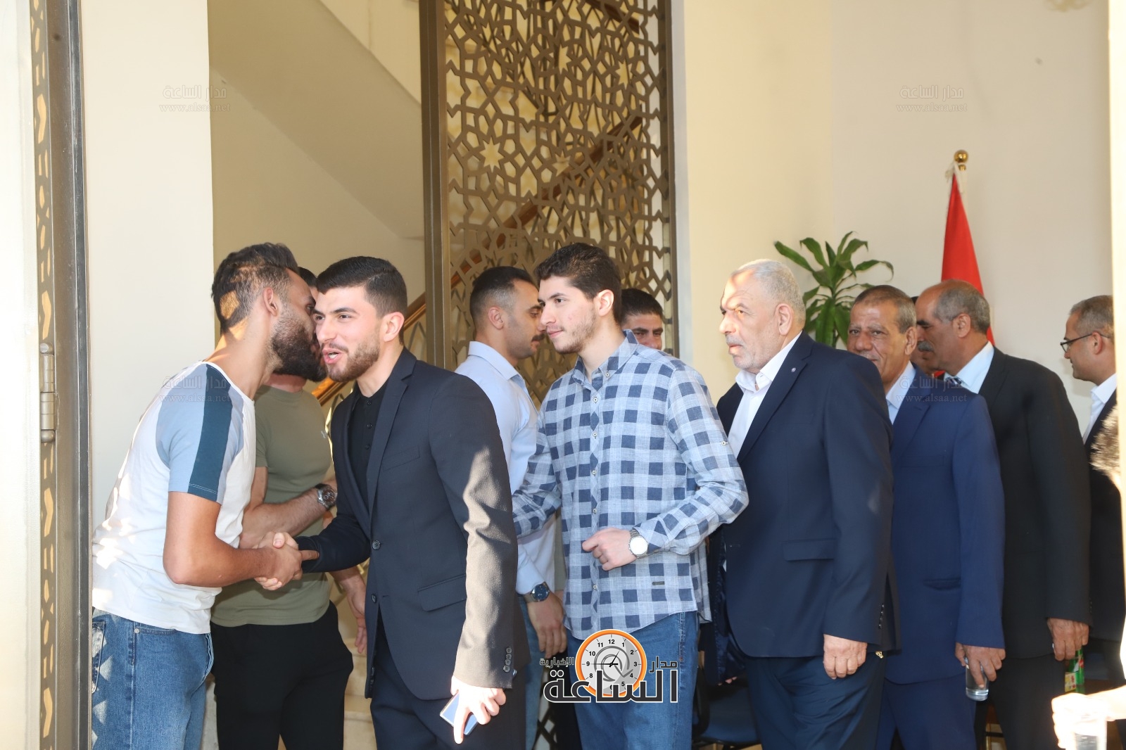 Madar Al-Saa Images 0.9418163134336045