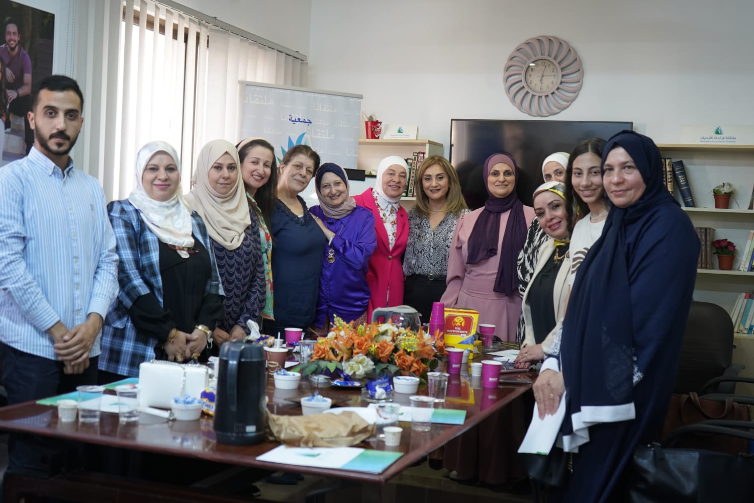 Madar Al-Saa Images 0.031876392268728404