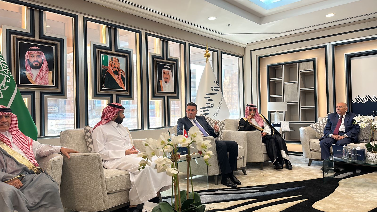 Madar Al-Saa Images 0.47027363432291547