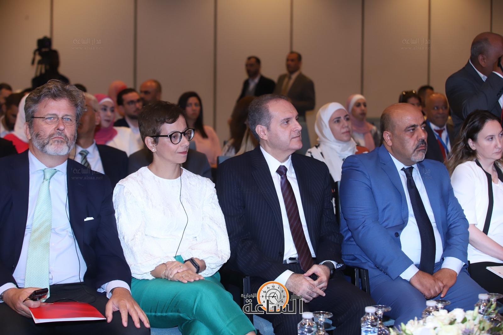 Madar Al-Saa Images 0.42719608188255376