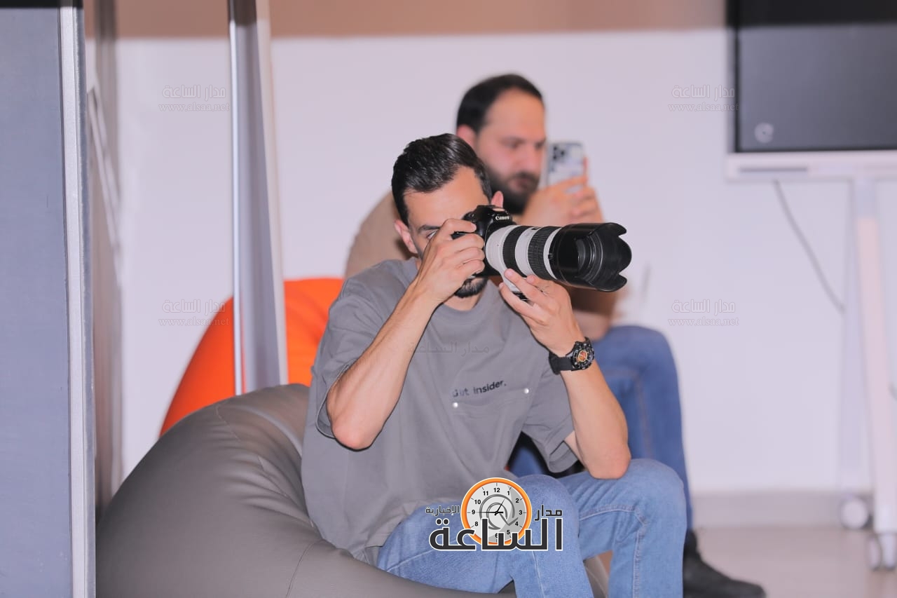 Madar Al-Saa Images 0.8646926159108006