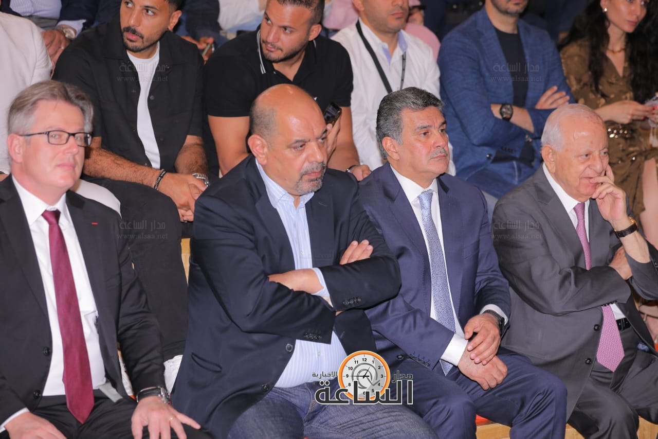 Madar Al-Saa Images 0.1579170673461625