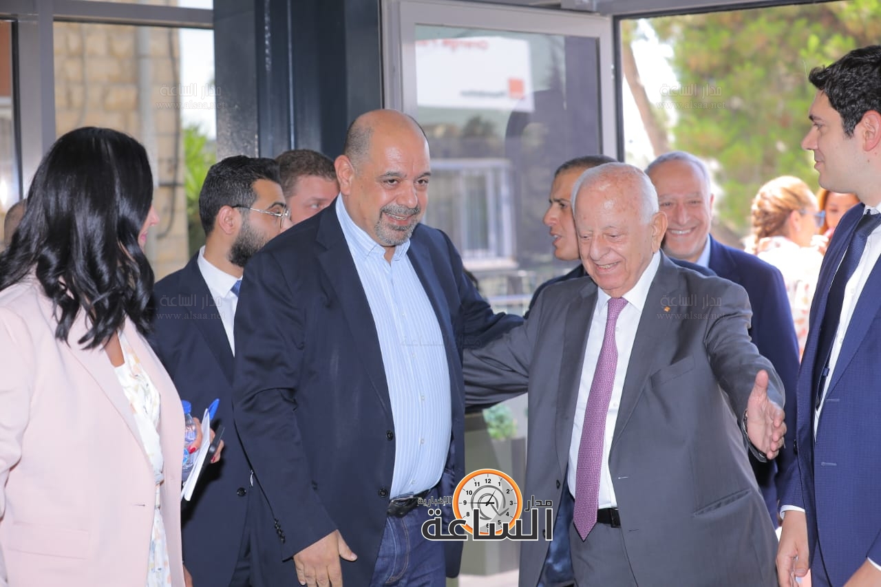 Madar Al-Saa Images 0.4314802590746558