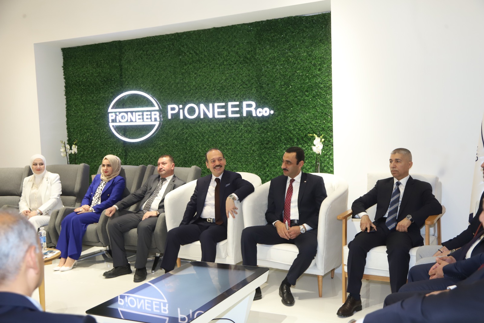 Madar Al-Saa Images 0.36622106172878677