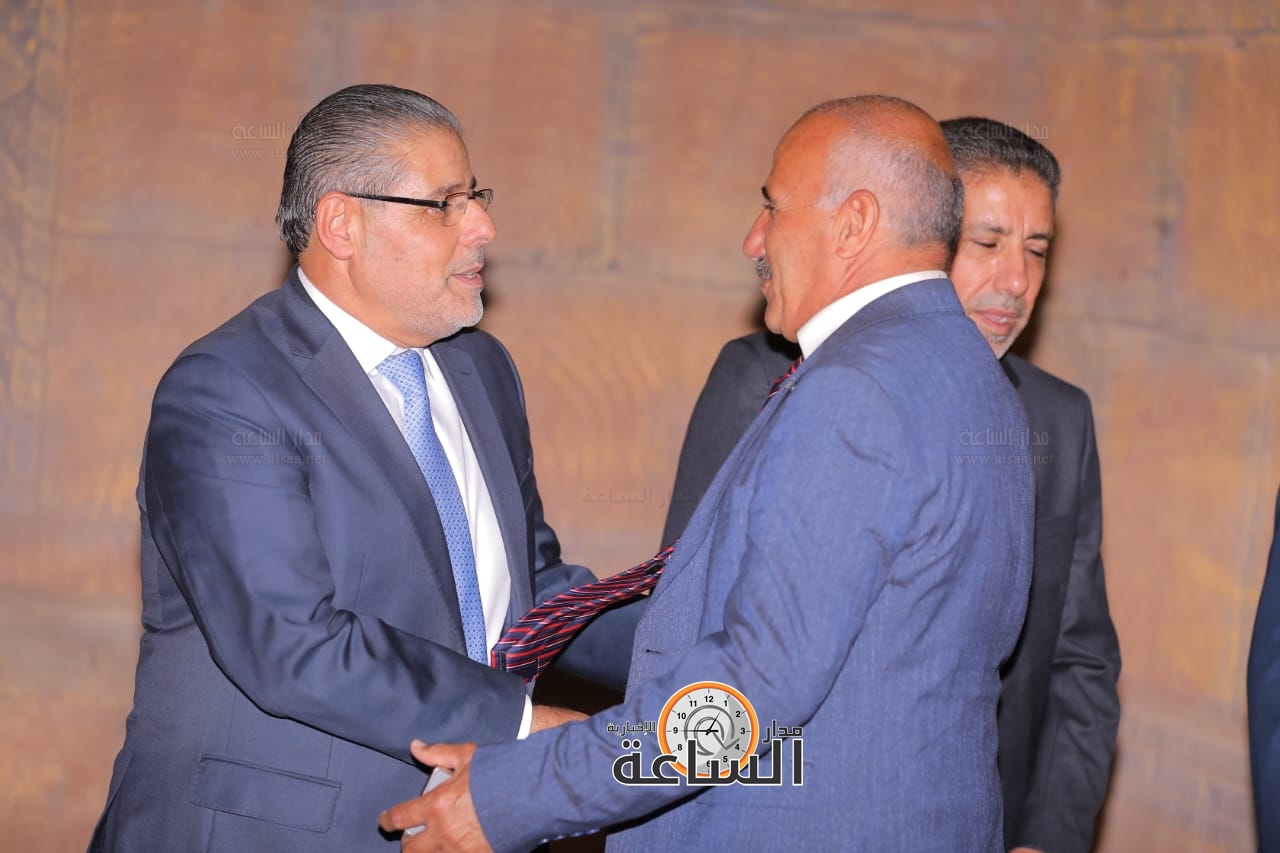 Madar Al-Saa Images 0.648952621828051