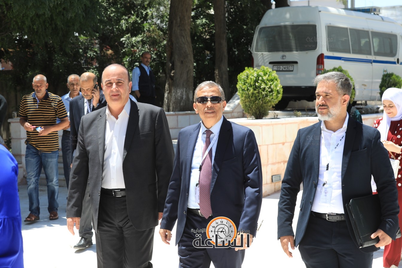 Madar Al-Saa Images 0.13980942654038198