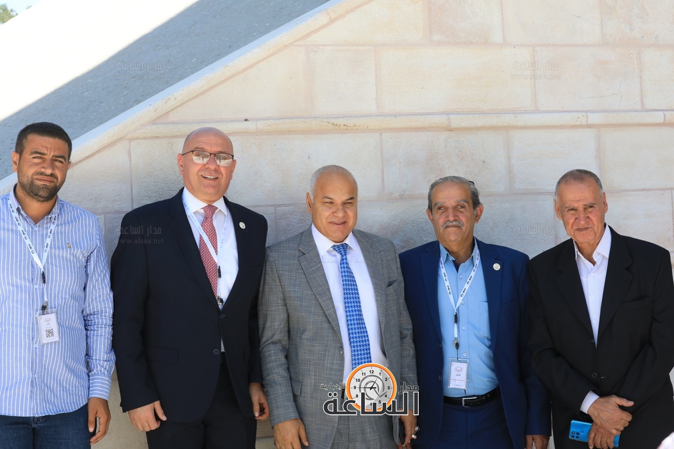 Madar Al-Saa Images 0.38402415058733896