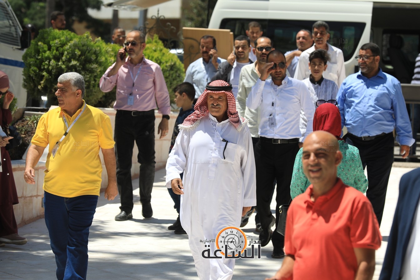 Madar Al-Saa Images 0.4243709435700882