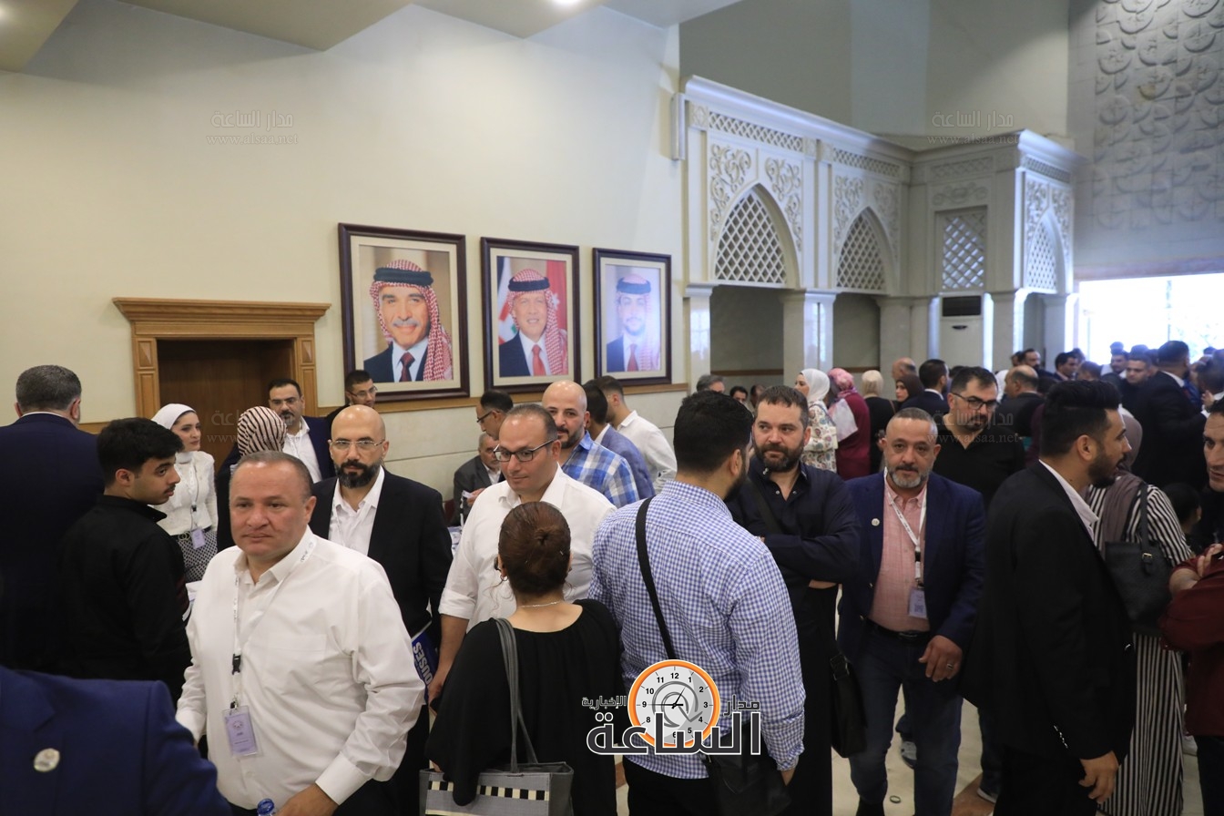 Madar Al-Saa Images 0.6994122500184896