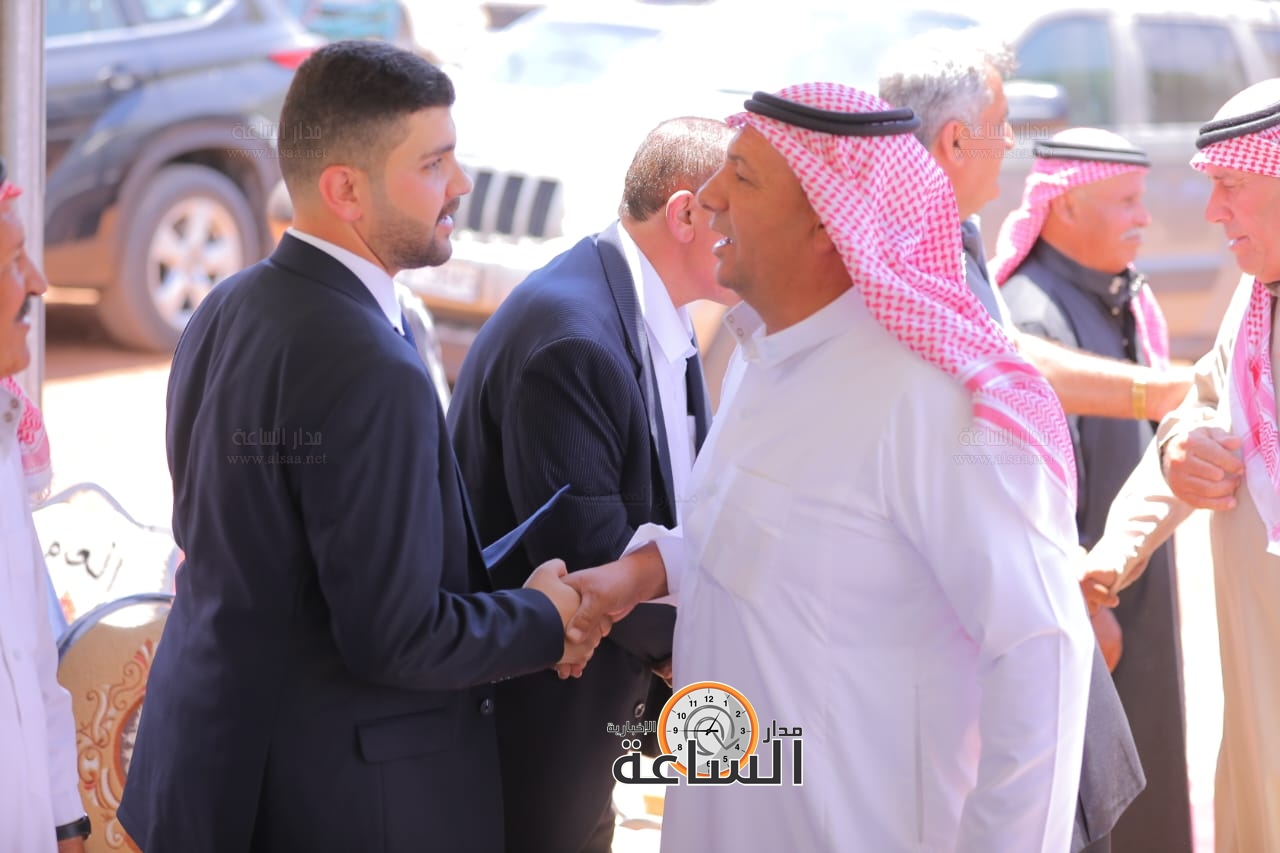 Madar Al-Saa Images 0.5636068044356128