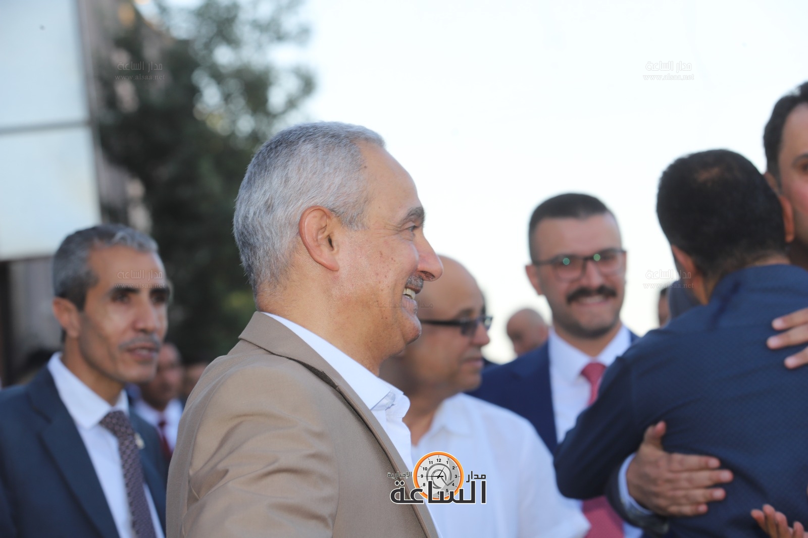 Madar Al-Saa Images 0.8721559046182905