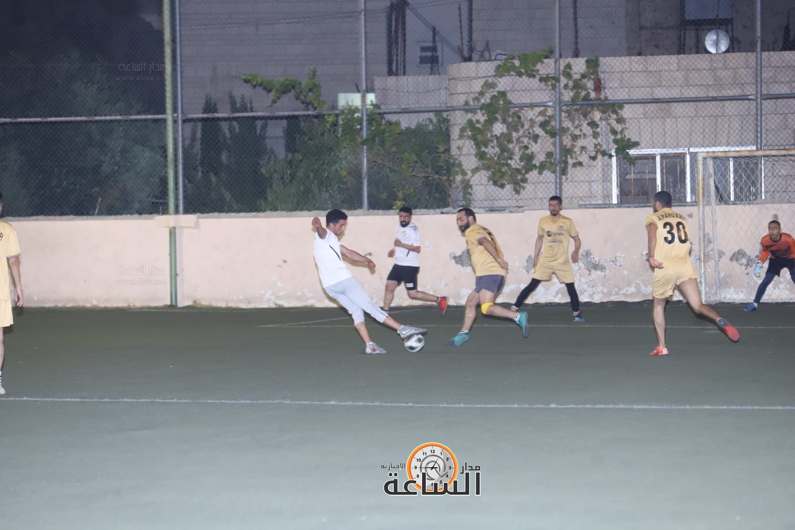 Madar Al-Saa Images 0.03186654976760428