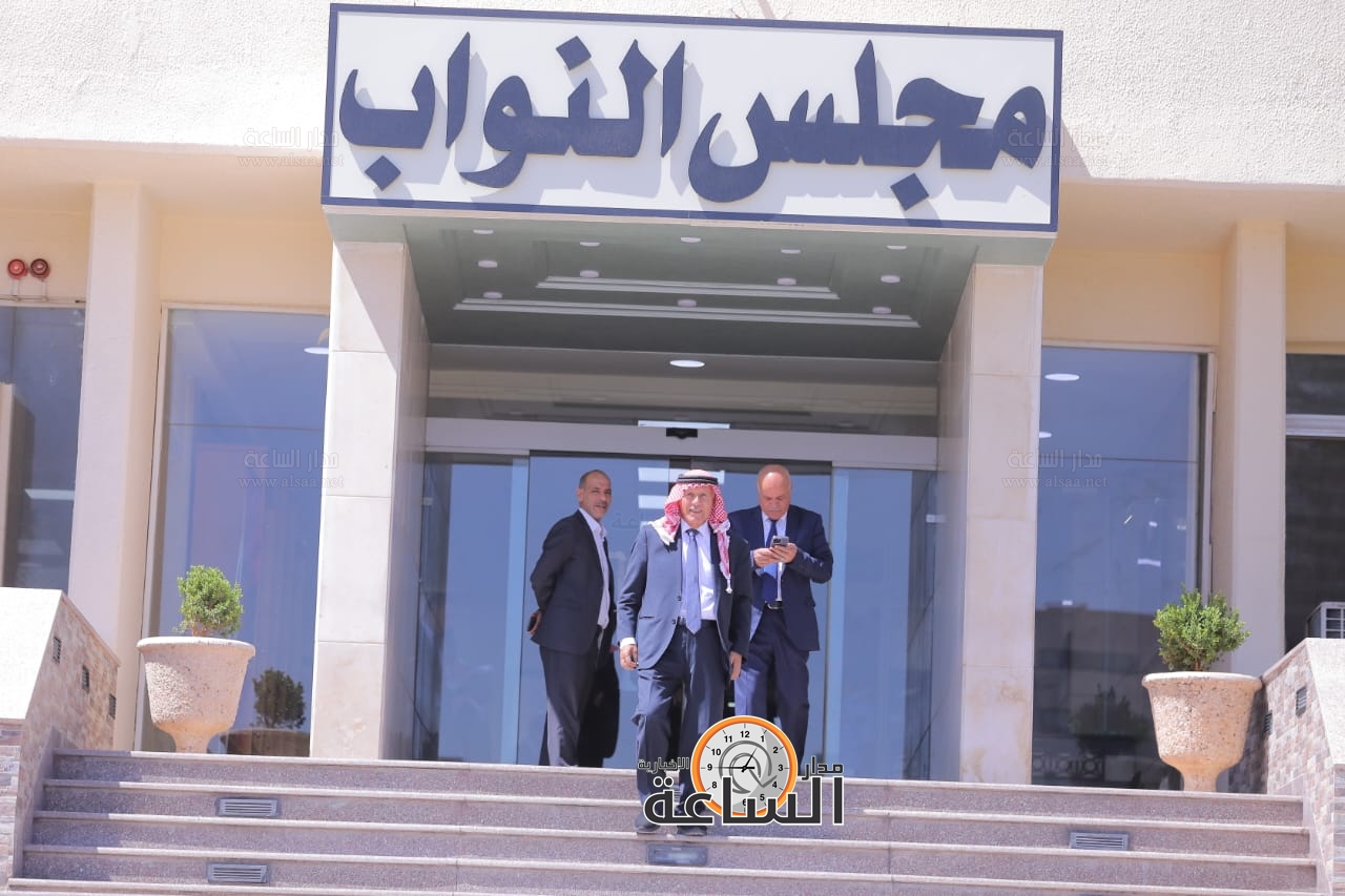 Madar Al-Saa Images 0.9104747636379733