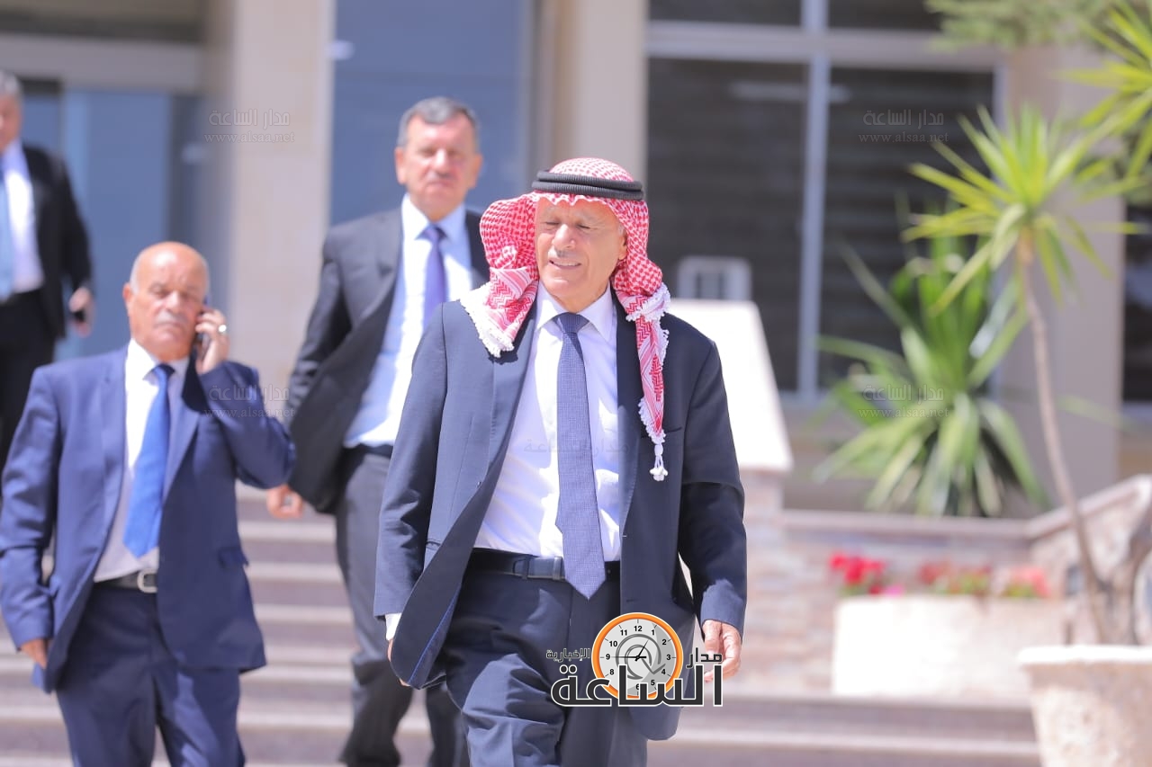 Madar Al-Saa Images 0.08343523788071305