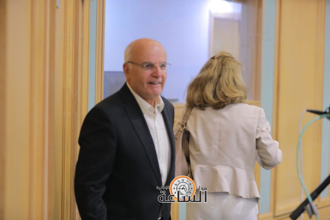 Madar Al-Saa Images 0.011921266587250345