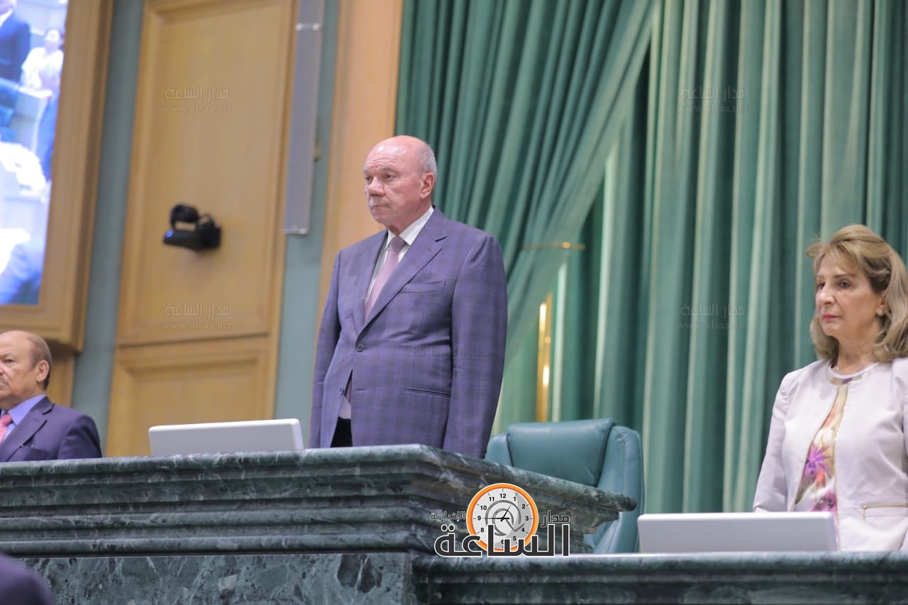 Madar Al-Saa Images 0.3446389067067521