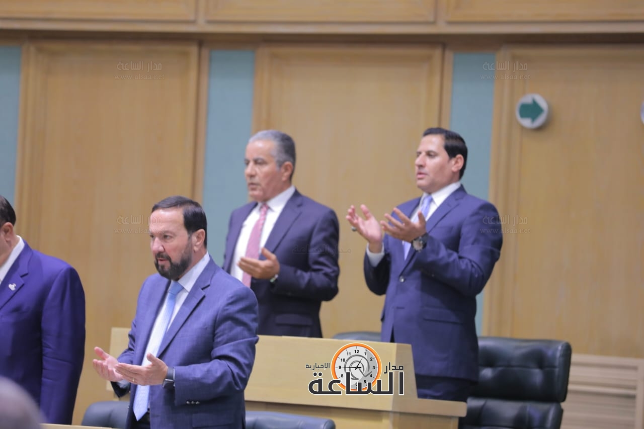 Madar Al-Saa Images 0.465424138242607