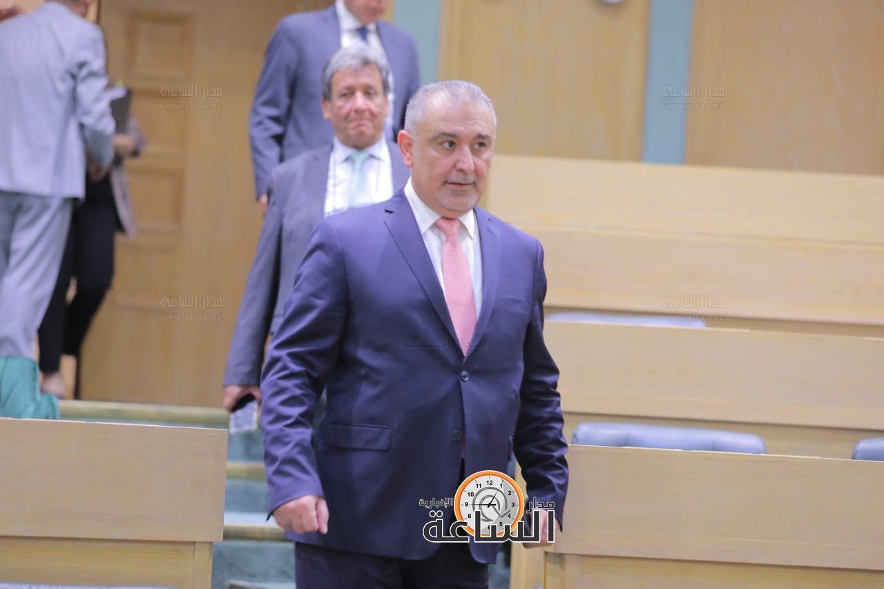 Madar Al-Saa Images 0.037543975523357975