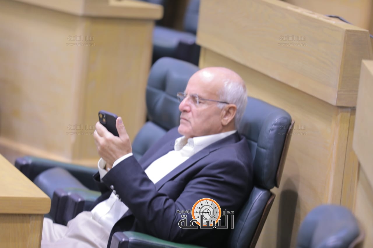 Madar Al-Saa Images 0.6888352739019261