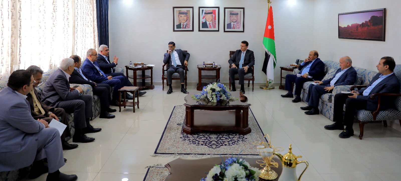 Madar Al-Saa Images 0.451662171334404