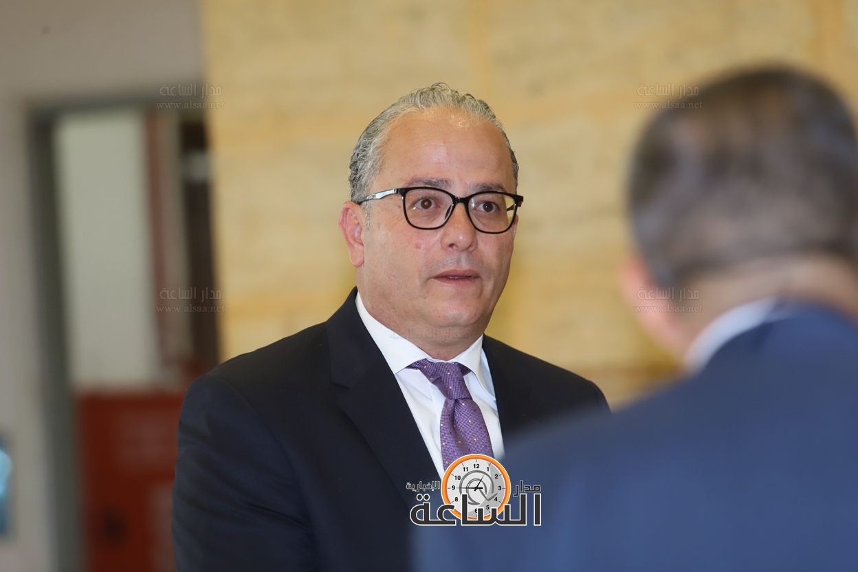 Madar Al-Saa Images 0.6562638341376477