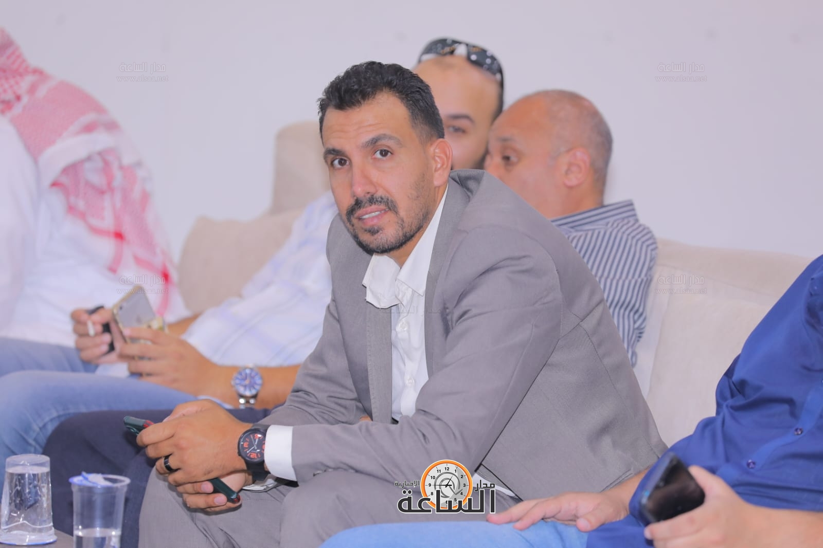 Madar Al-Saa Images 0.4925452342308311