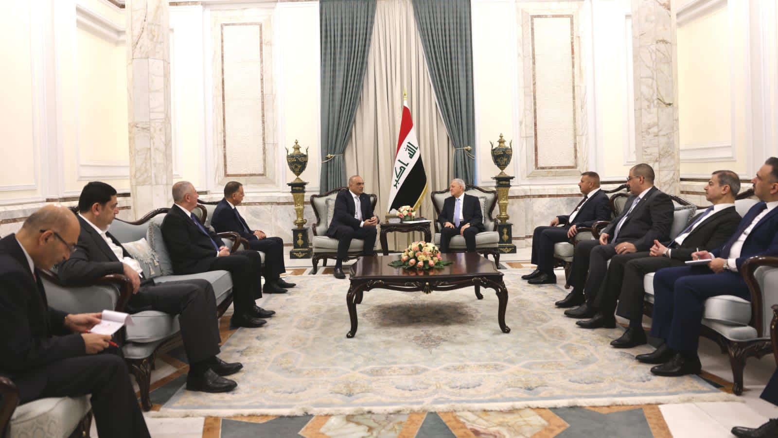 Madar Al-Saa Images 0.37748247903976817