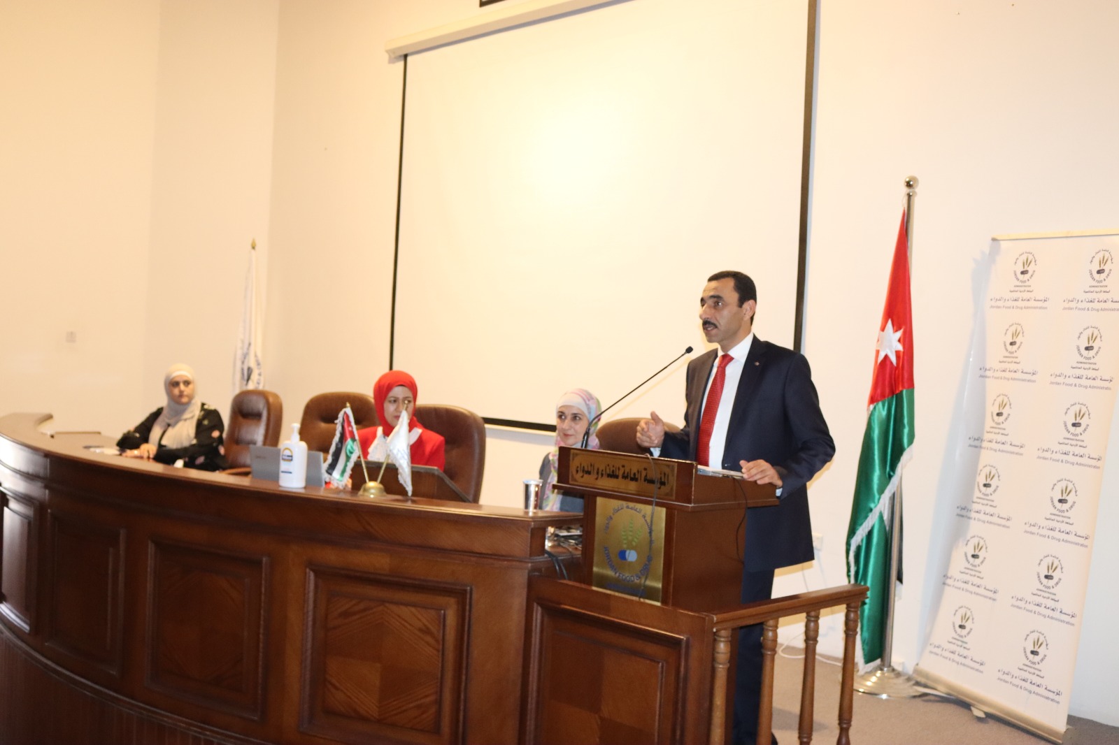 Madar Al-Saa Images 0.9705491951698408