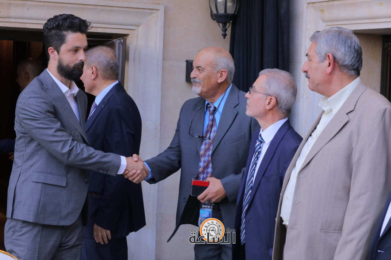 Madar Al-Saa Images 0.899977380099245