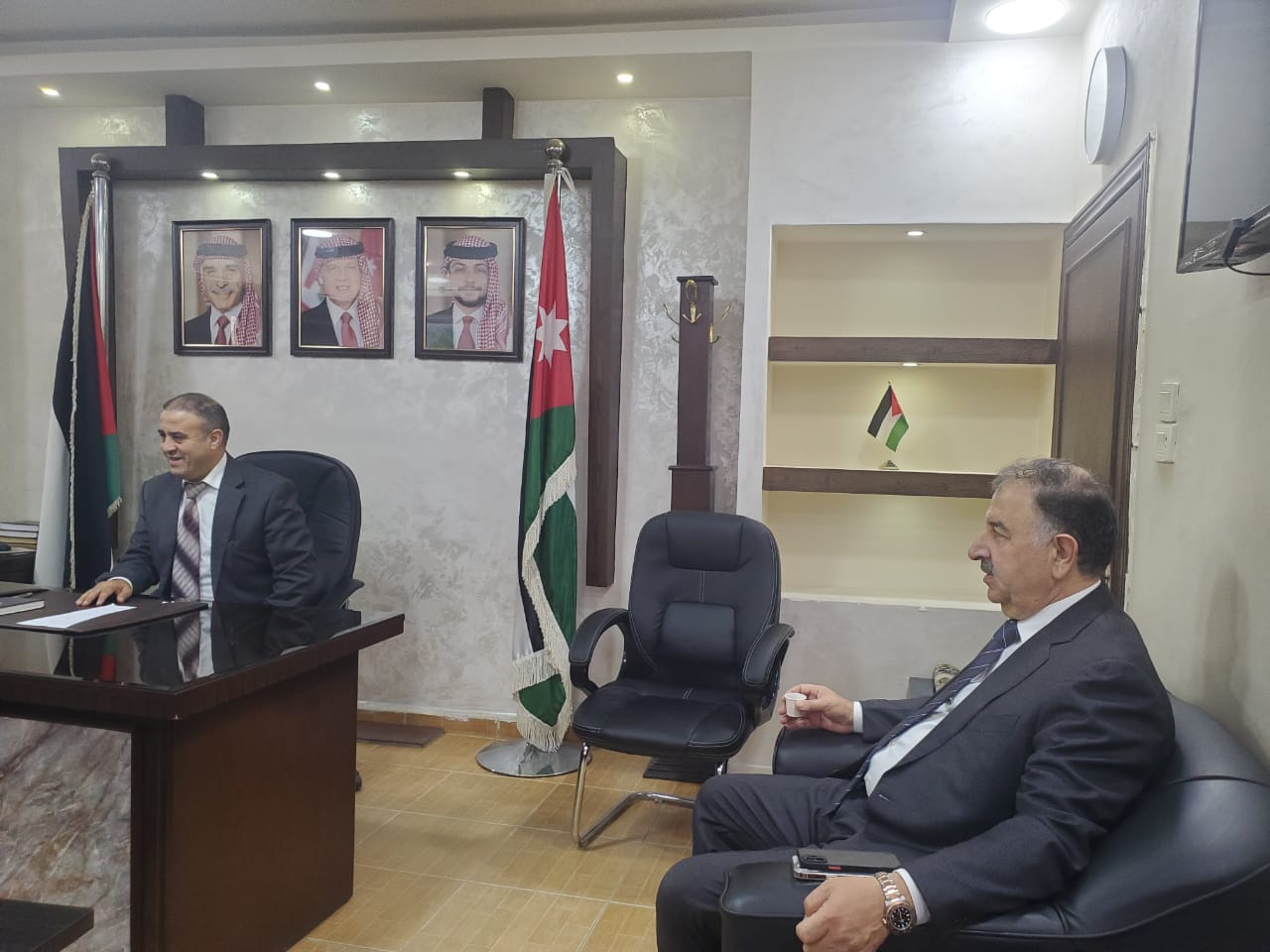 Madar Al-Saa Images 0.6801598895244787