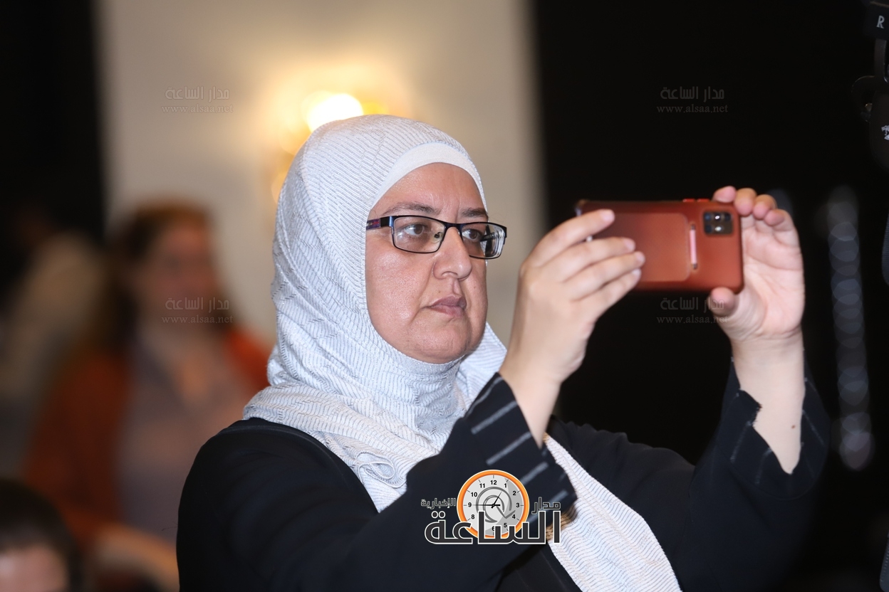 Madar Al-Saa Images 0.7445574599901699