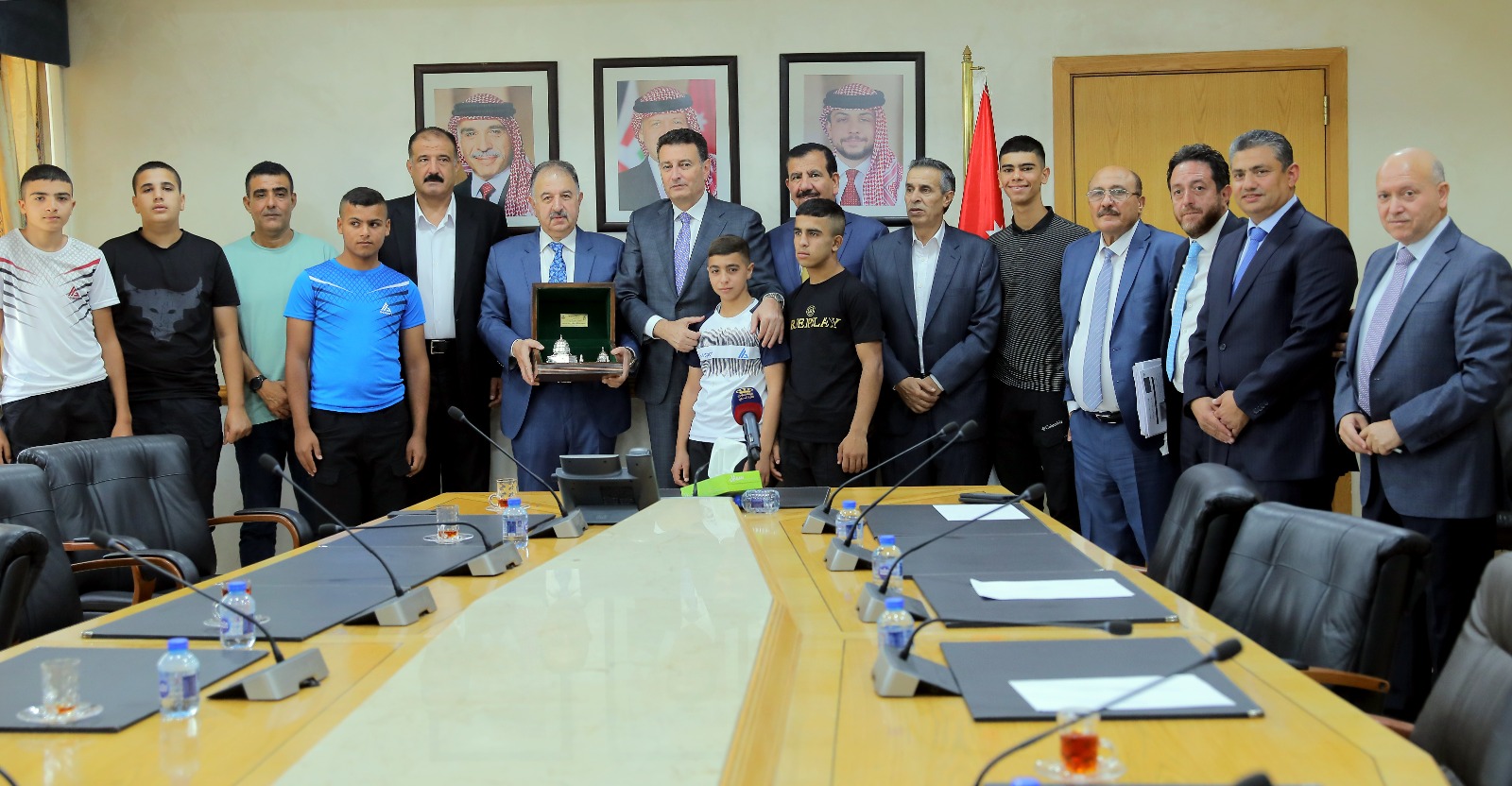 Madar Al-Saa Images 0.4161090992143517