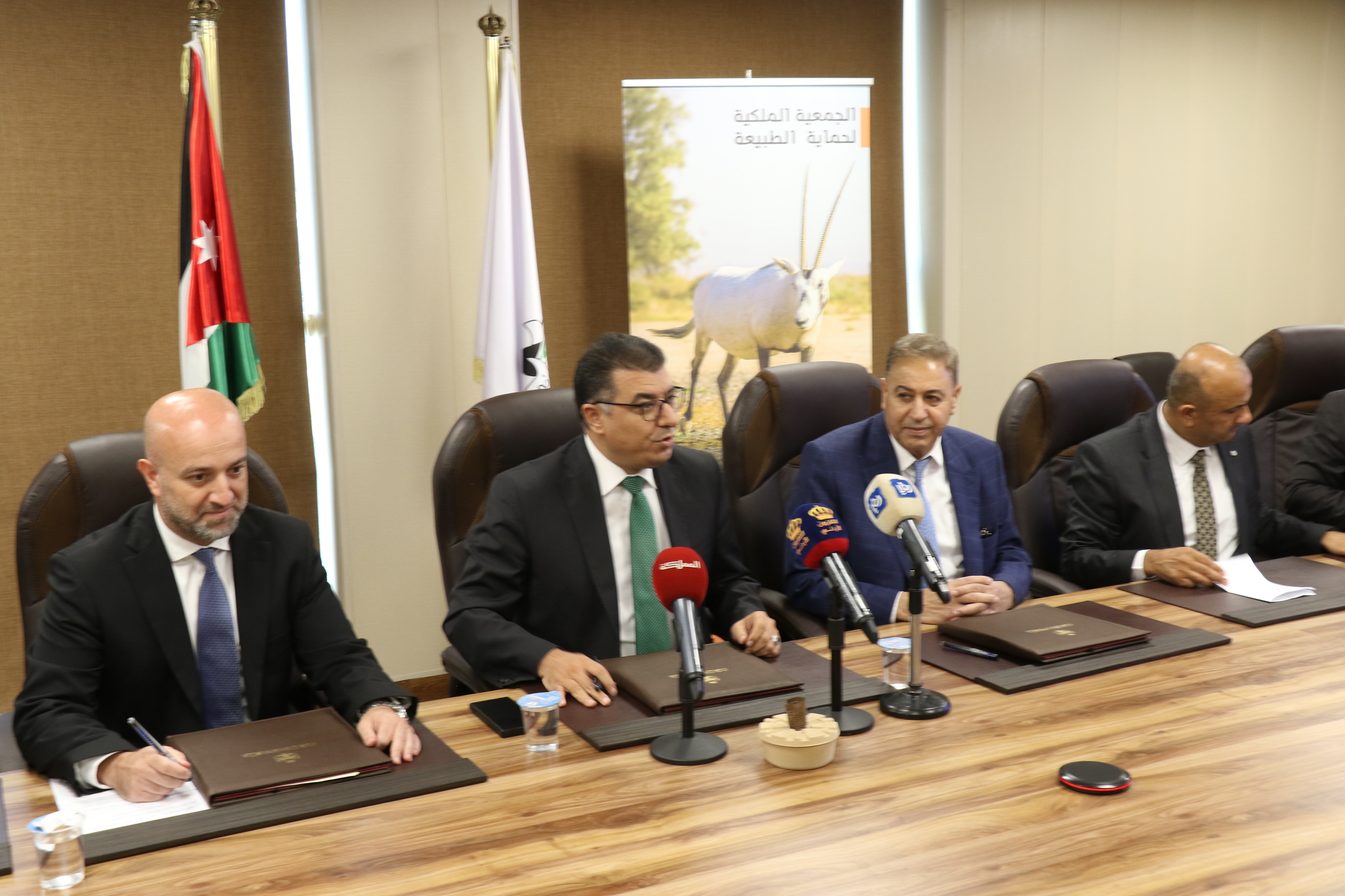 Madar Al-Saa Images 0.8671736196122952