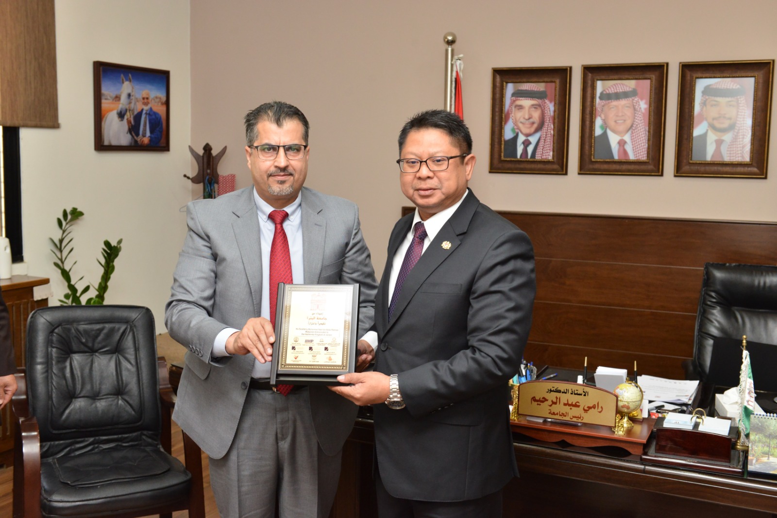 Madar Al-Saa Images 0.4723289538740947