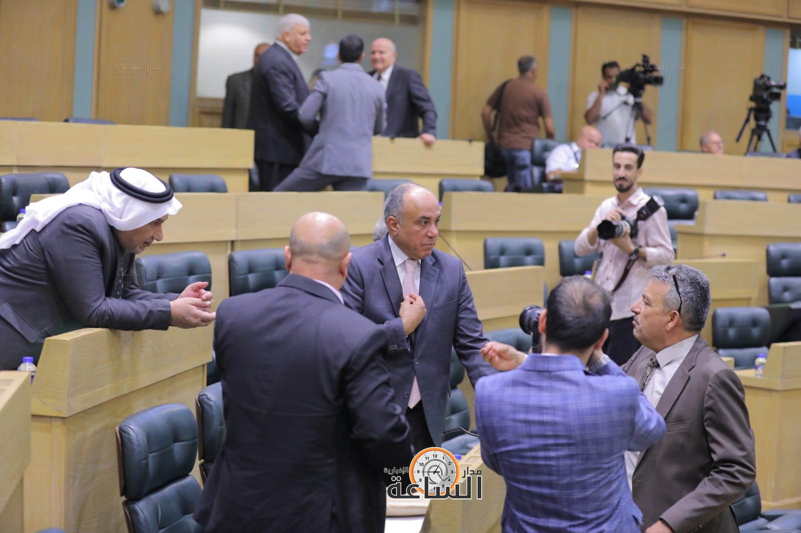 Madar Al-Saa Images 0.9786175432295048