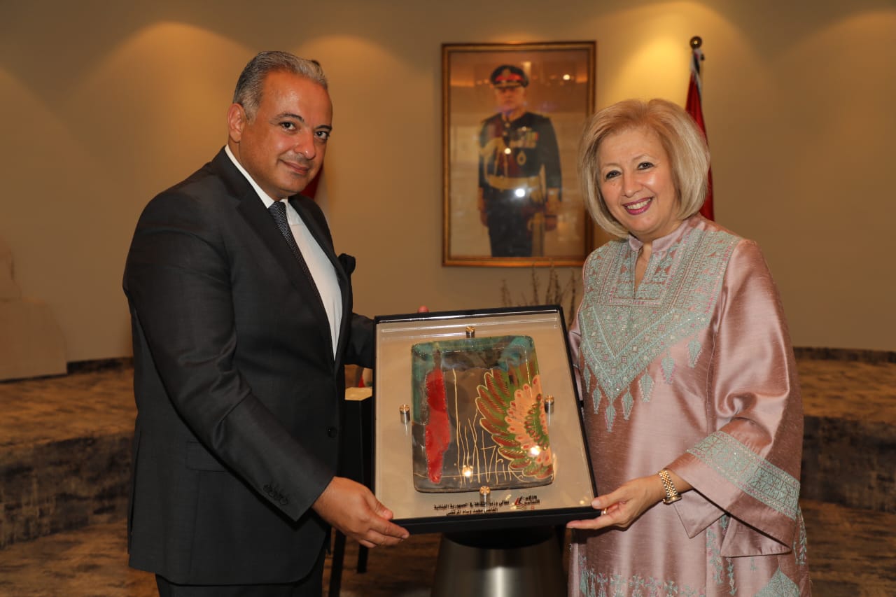 Madar Al-Saa Images 0.994329160213248