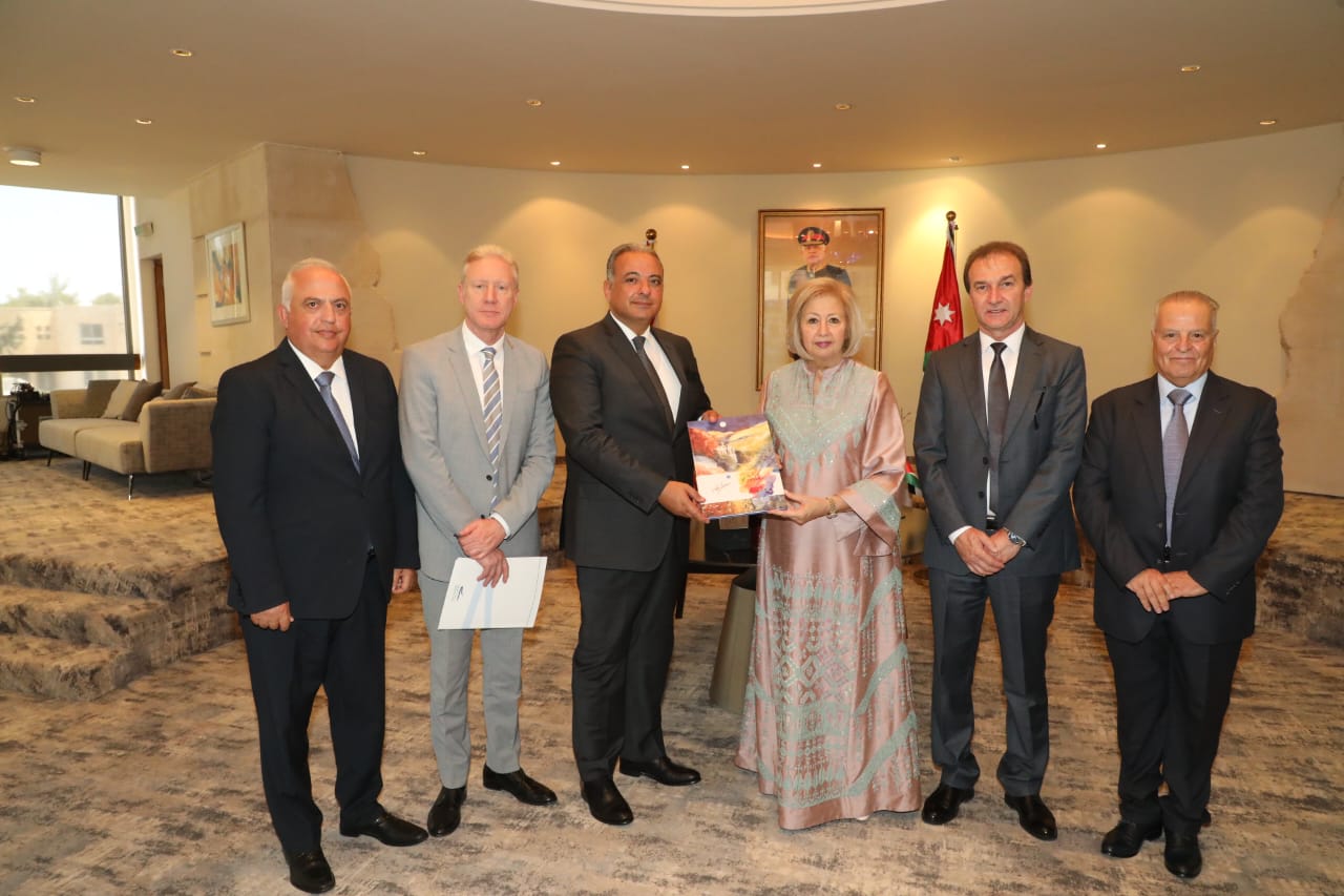 Madar Al-Saa Images 0.02739580406473907