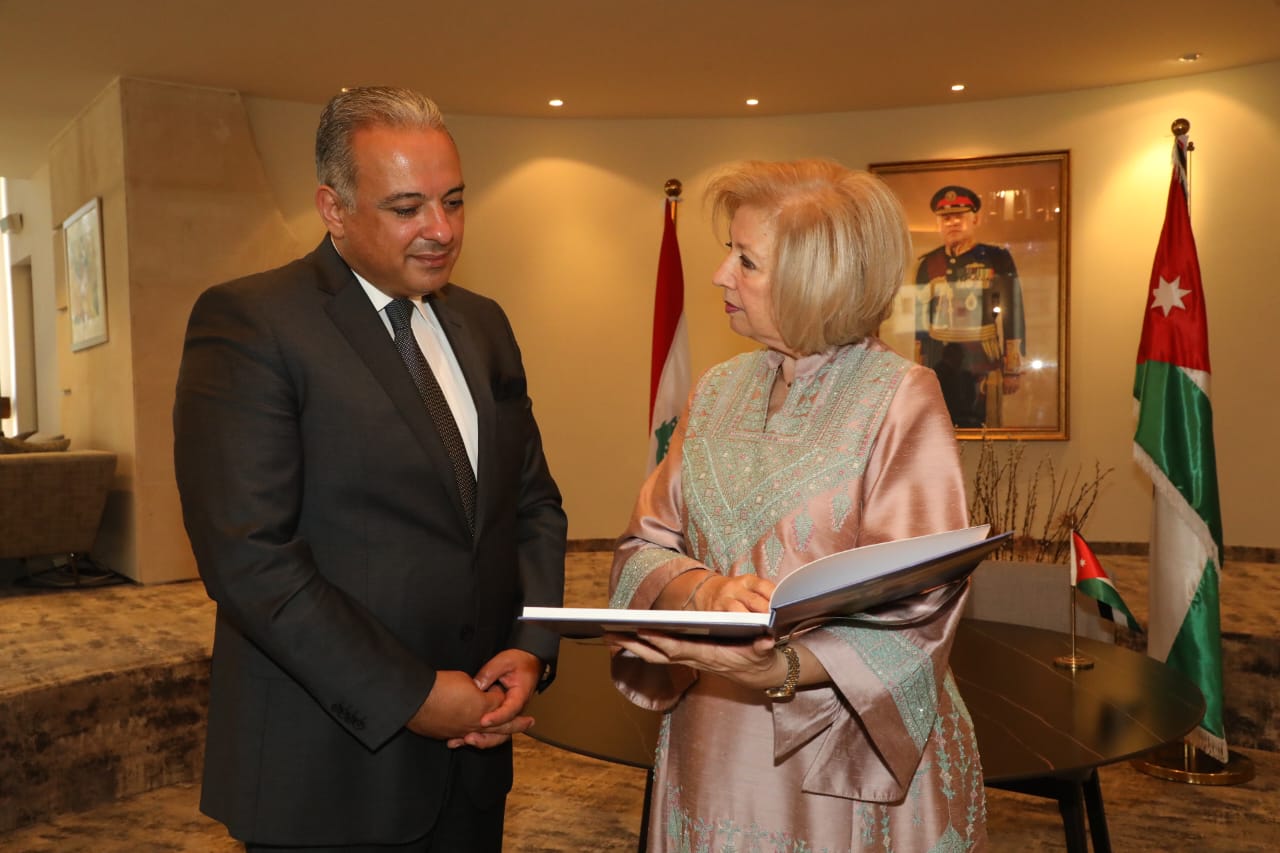 Madar Al-Saa Images 0.6654721505618342