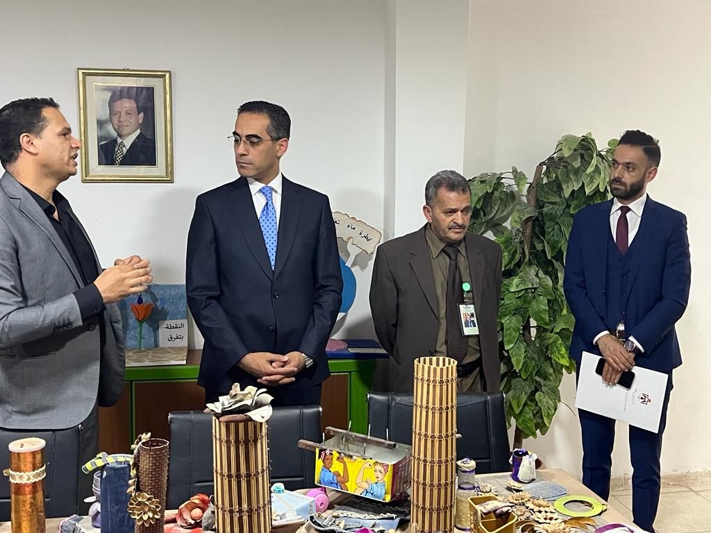 Madar Al-Saa Images 0.9945060387933664