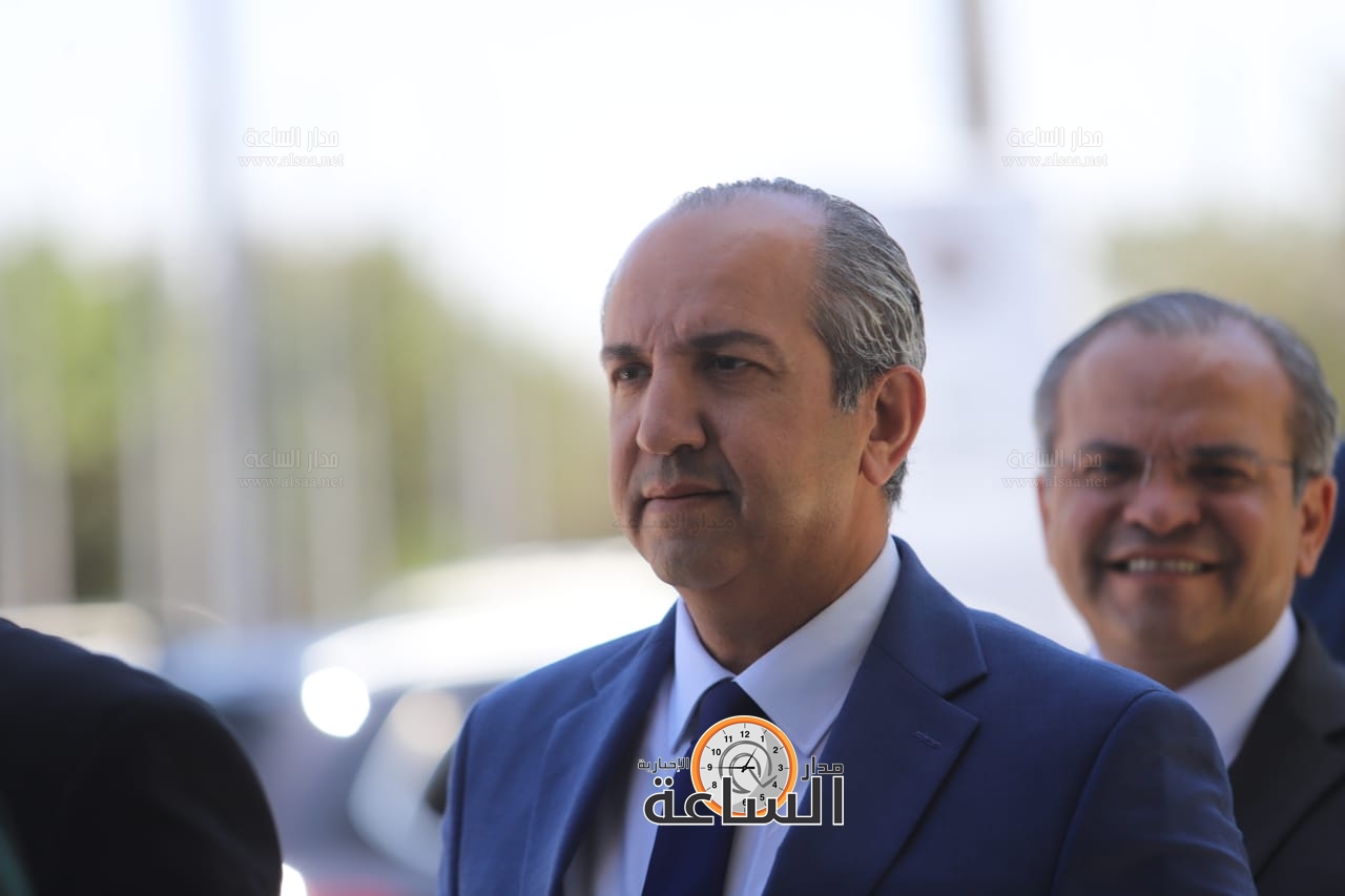 Madar Al-Saa Images 0.6195097585718012