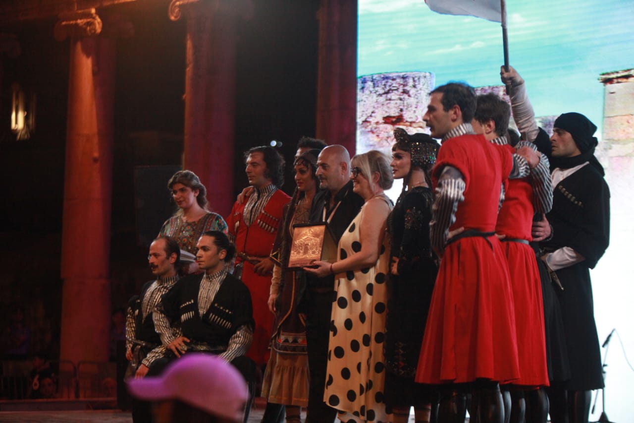 Madar Al-Saa Images 0.5868568920270264