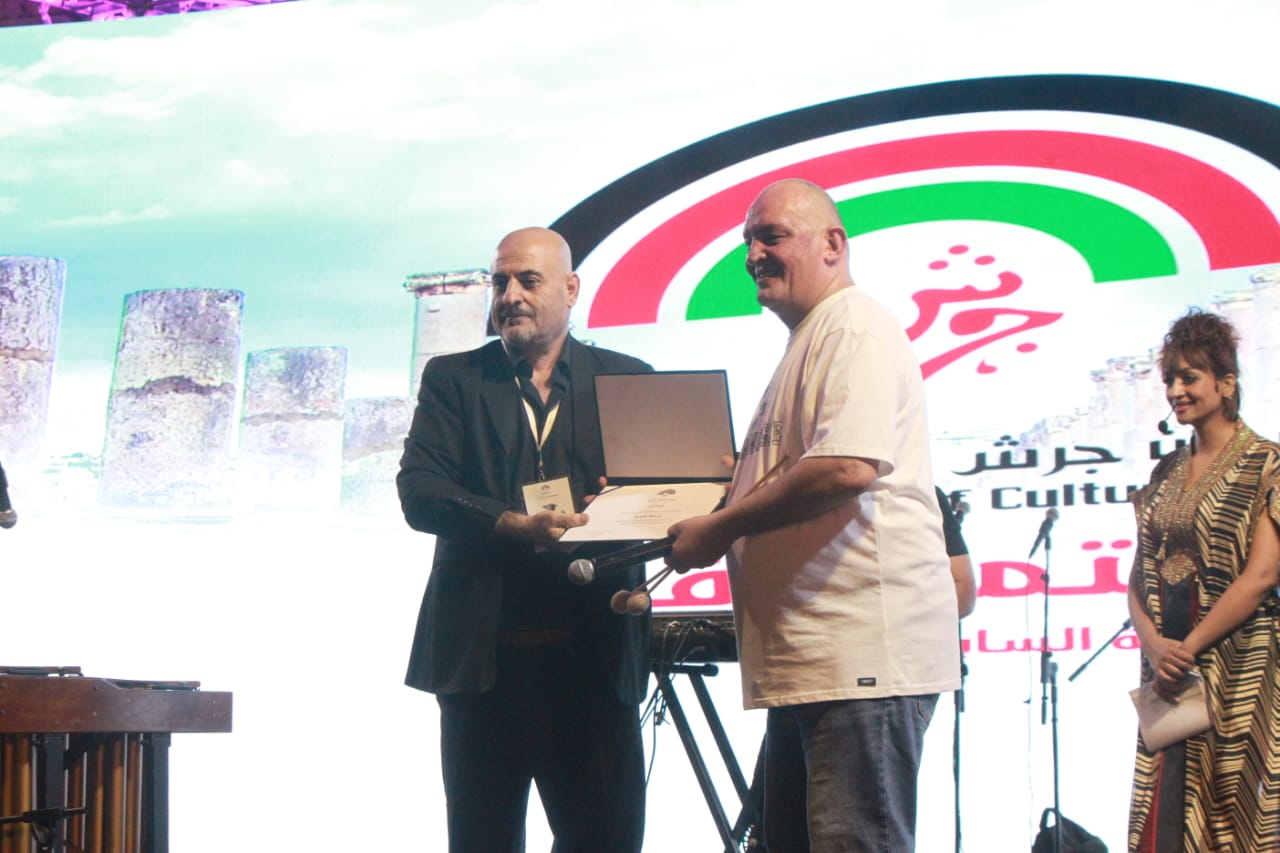 Madar Al-Saa Images 0.37828660885581045