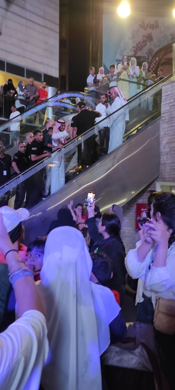 Madar Al-Saa Images 0.30495931376452867